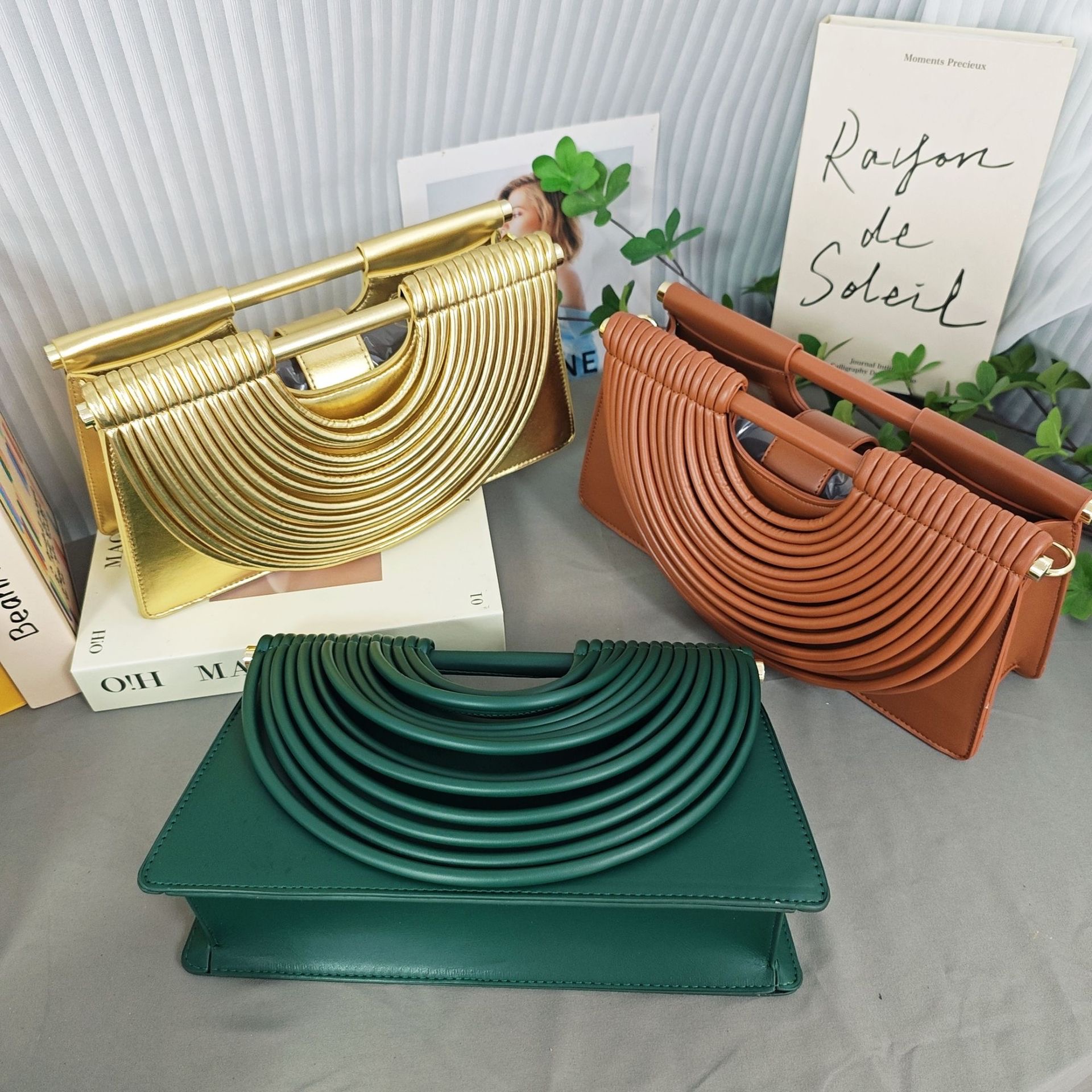 Niche handover  clutch bag
